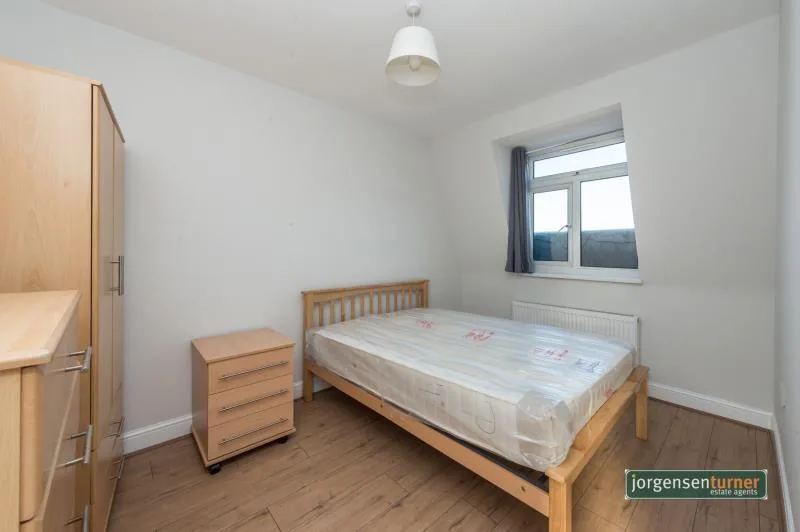 4 bedroom flat for rent