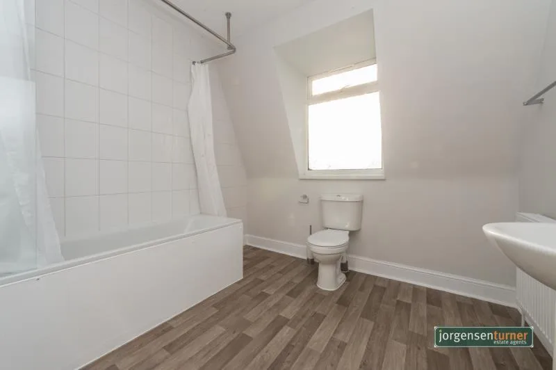 4 bedroom flat for rent