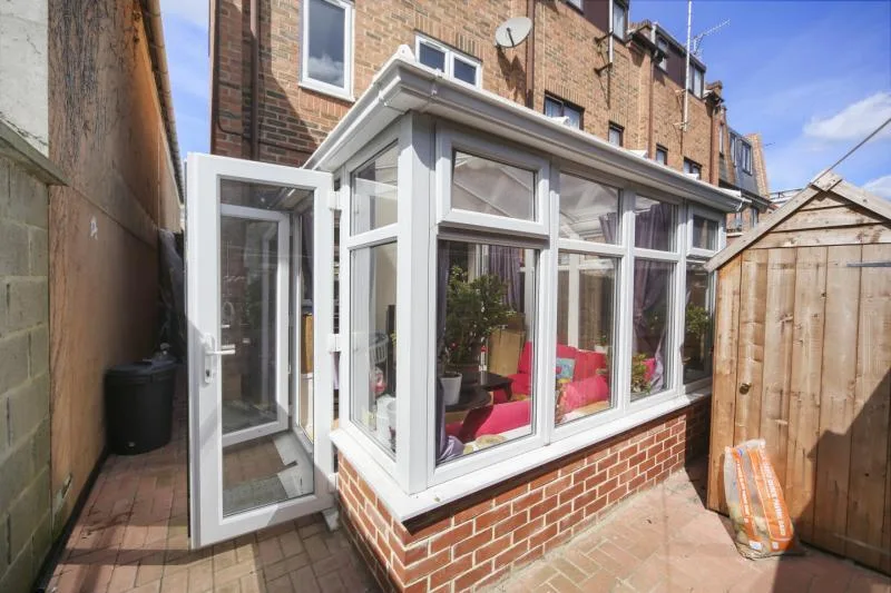 2 bedroom end of terrace house for rent