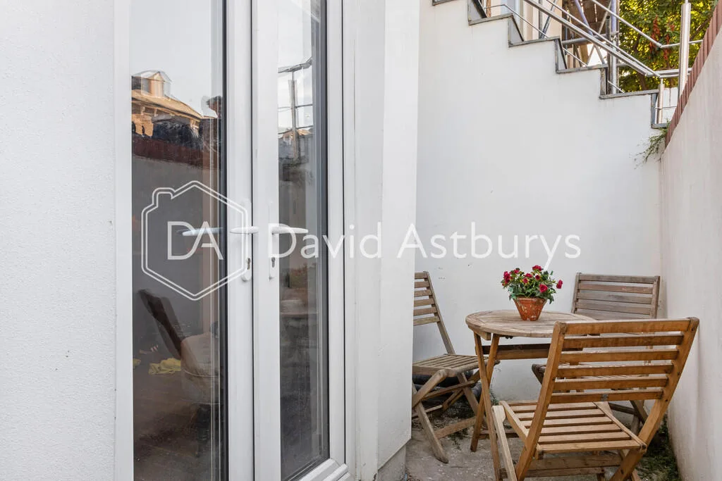 Studio flat for rent