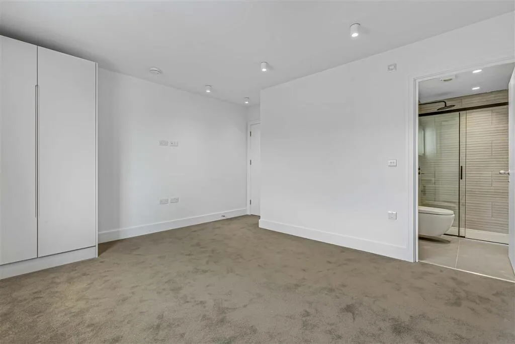2 bedroom block of apartments for rent