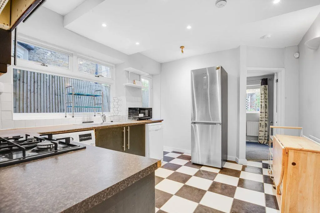 2 bedroom ground floor flat for rent