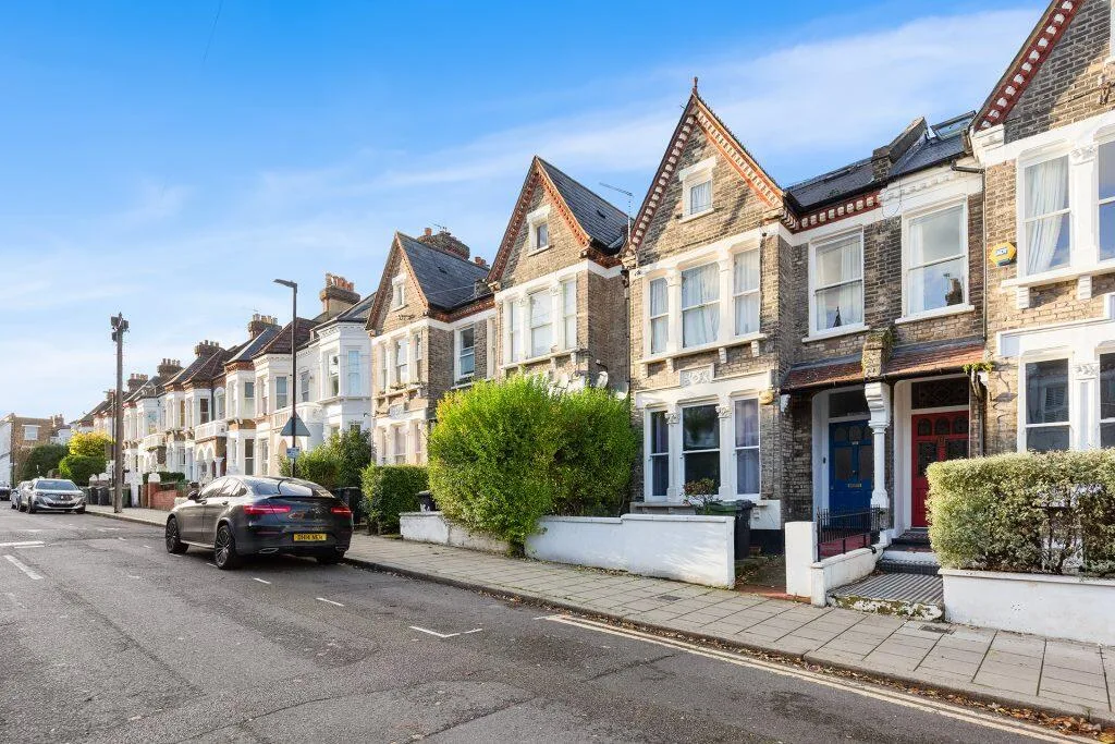 2 bedroom ground floor flat for rent
