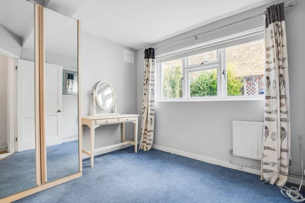 2 bedroom ground floor flat for rent