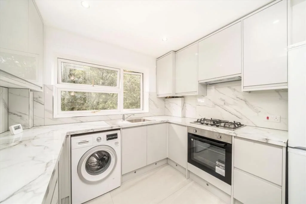 3 bedroom flat for rent
