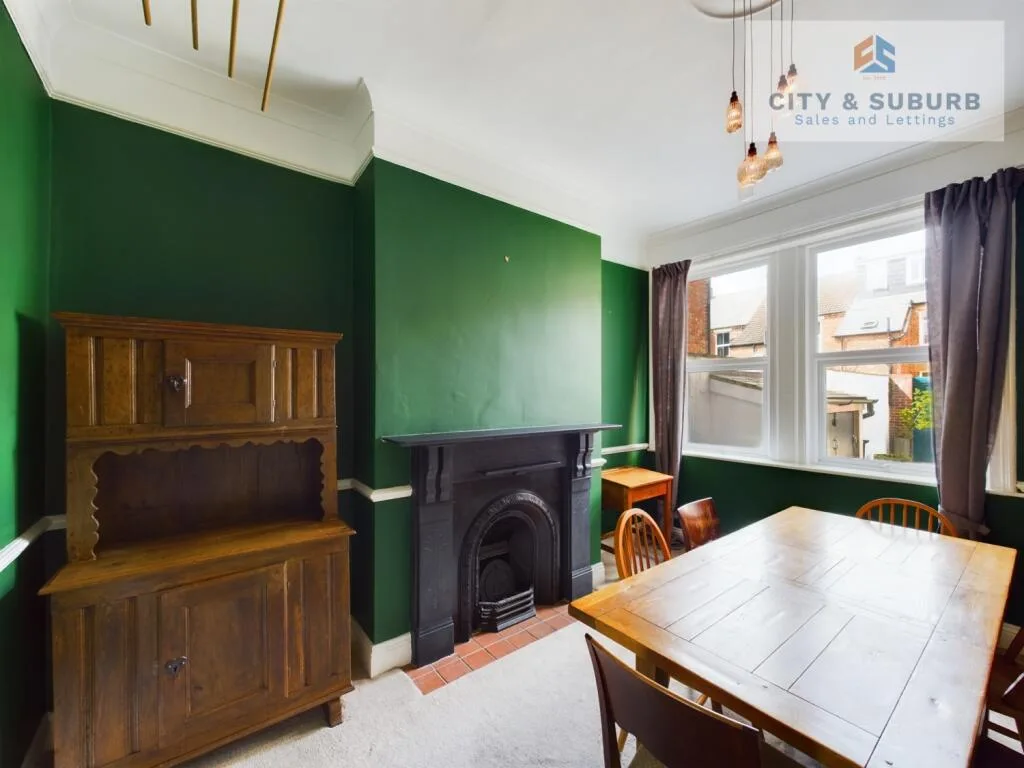 4 bedroom terraced house for rent