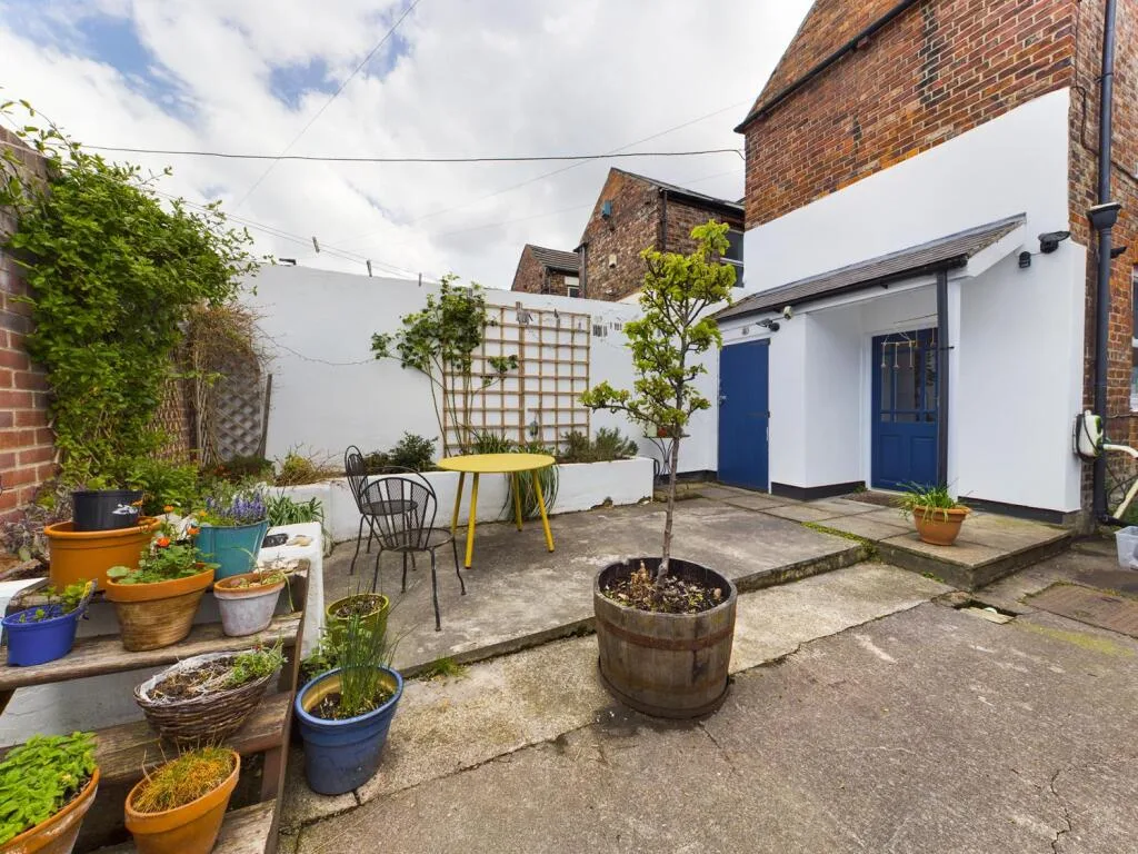 4 bedroom terraced house for rent
