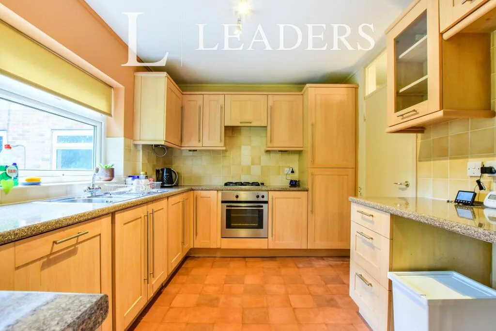 3 bedroom flat for rent
