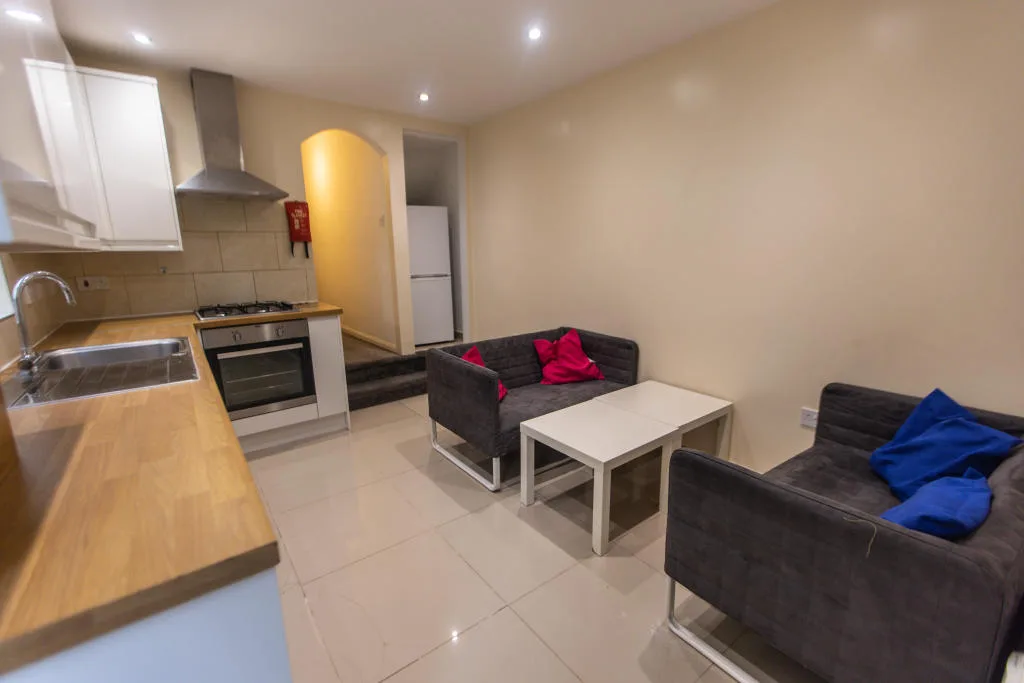 3 bedroom ground floor flat for rent