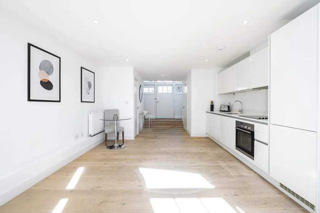 1 bedroom maisonette for rent
