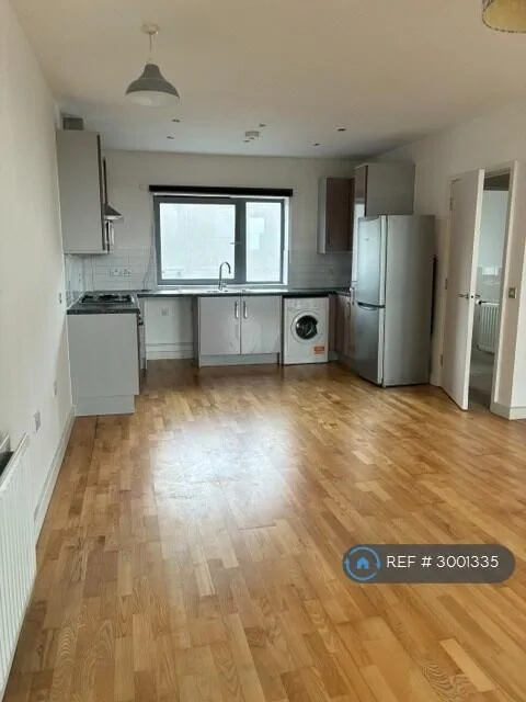2 bedroom maisonette for rent
