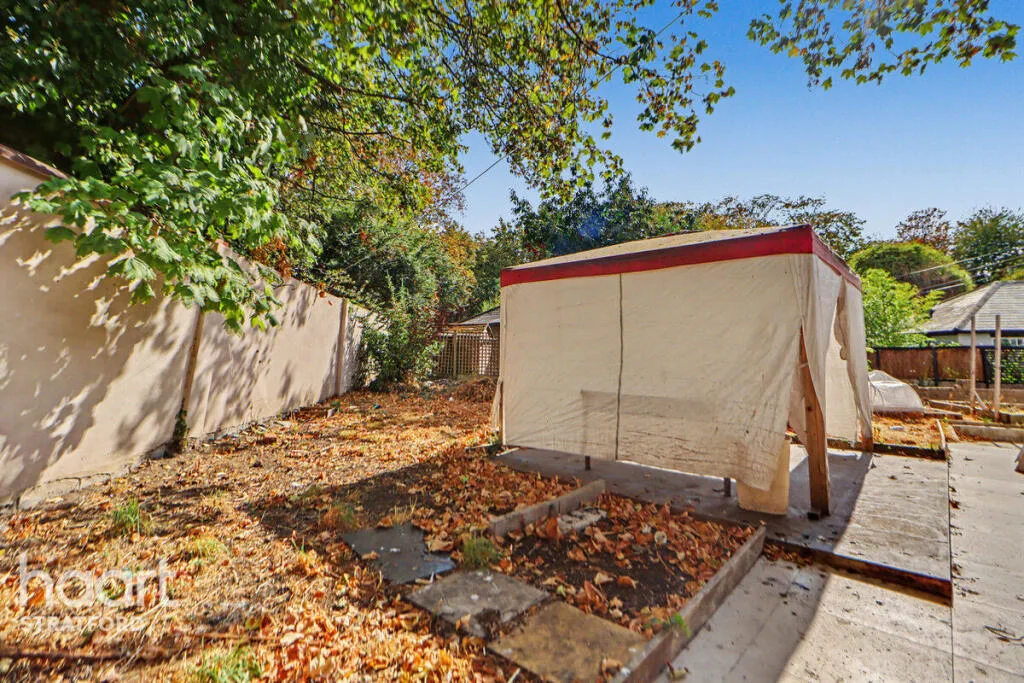 2 bedroom detached bungalow for rent