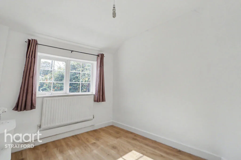 2 bedroom detached bungalow for rent