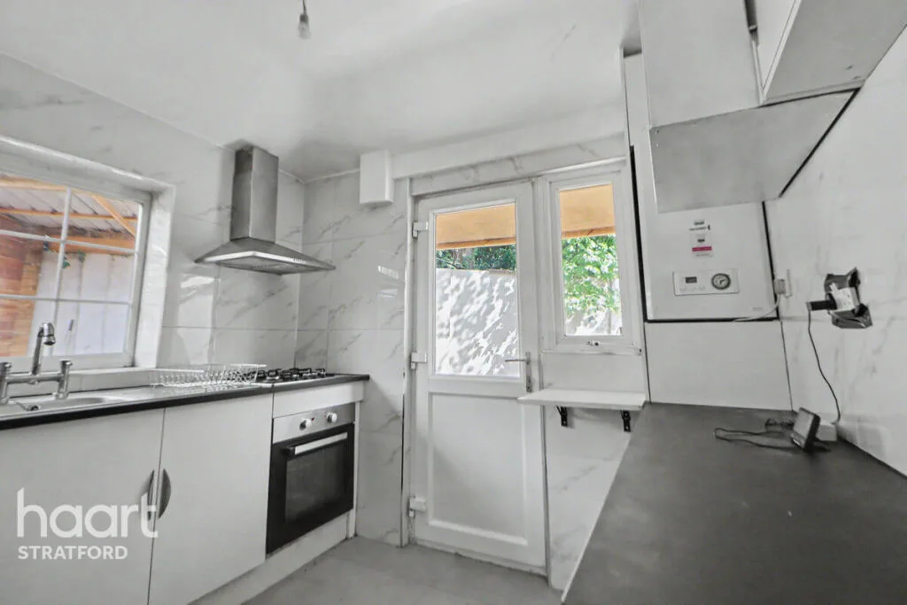 2 bedroom detached bungalow for rent