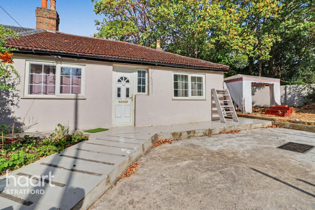 2 bedroom detached bungalow for rent