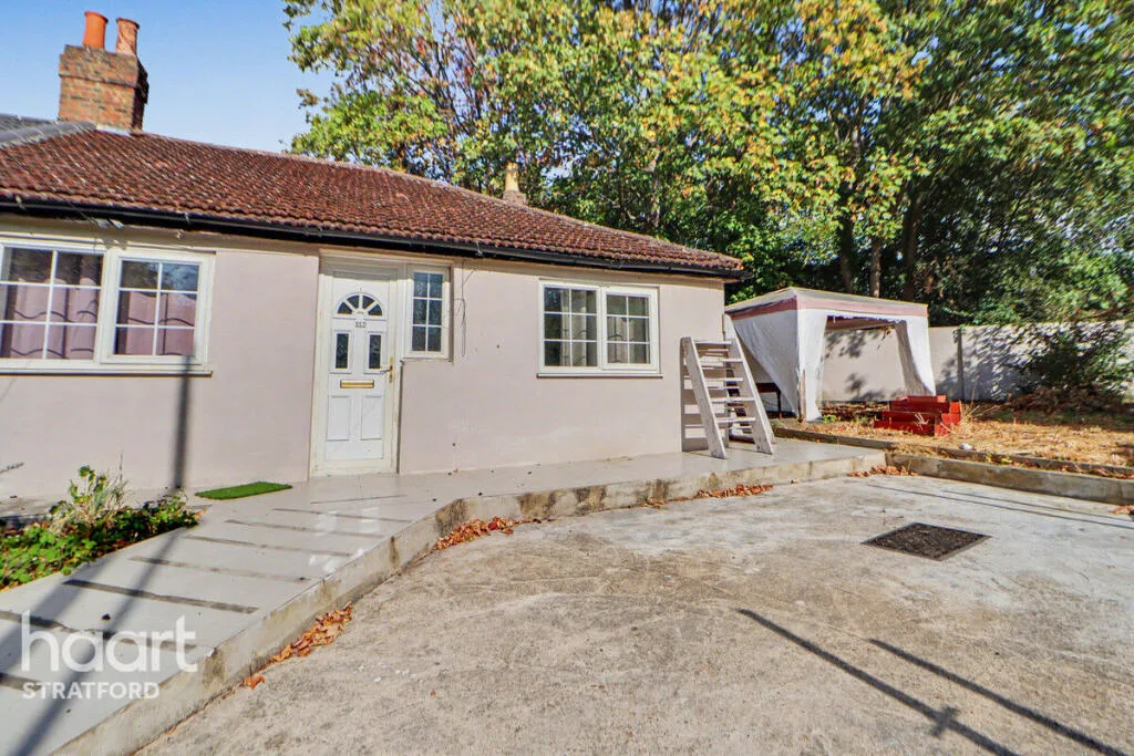 2 bedroom detached bungalow for rent