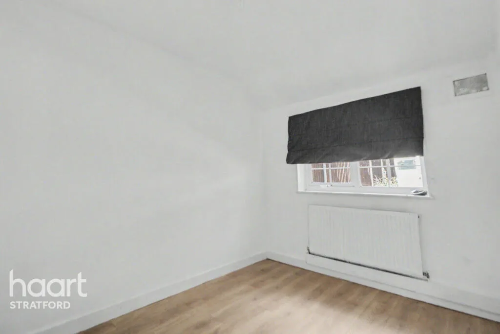 2 bedroom detached bungalow for rent