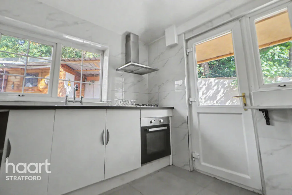 2 bedroom detached bungalow for rent