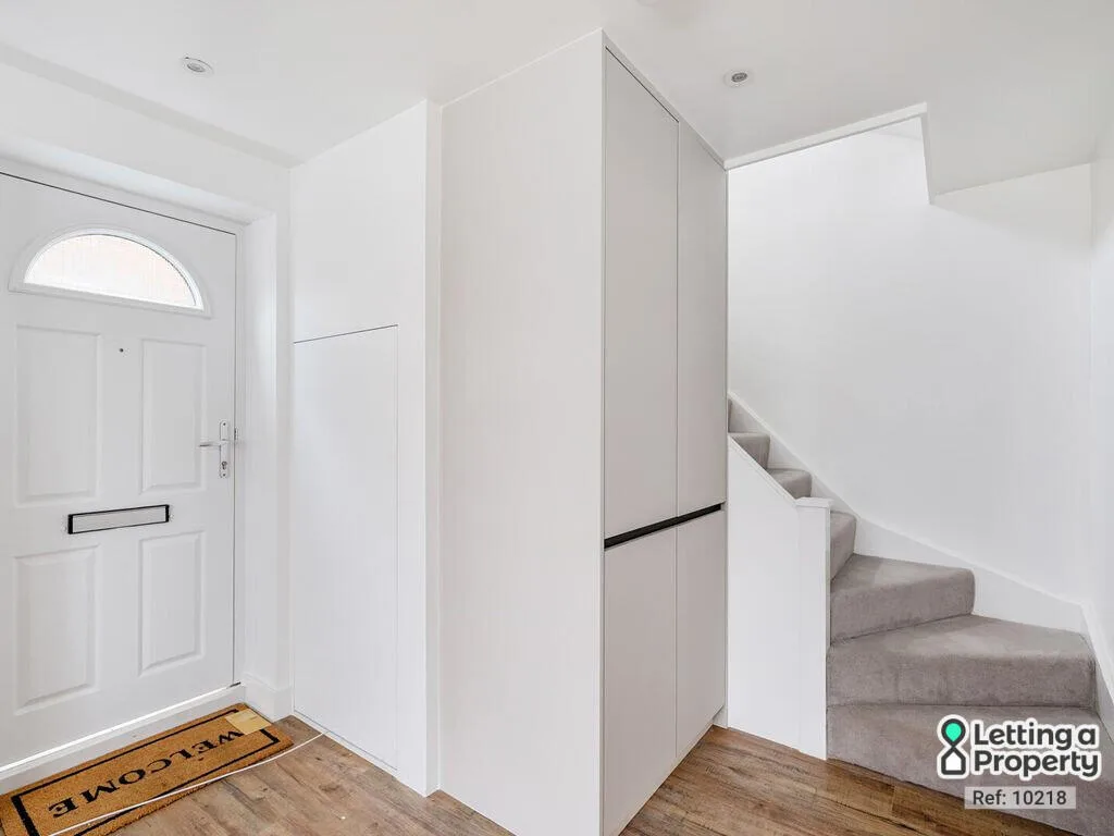 2 bedroom maisonette for rent