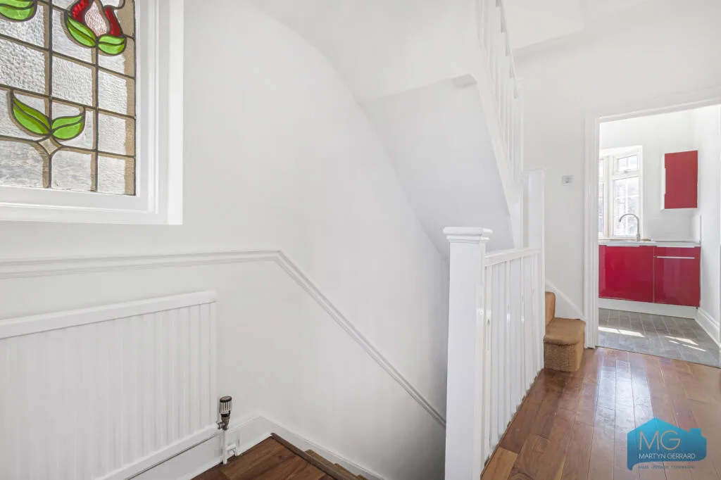 2 bedroom maisonette for rent
