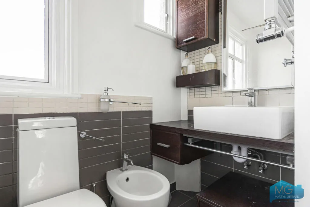 2 bedroom maisonette for rent