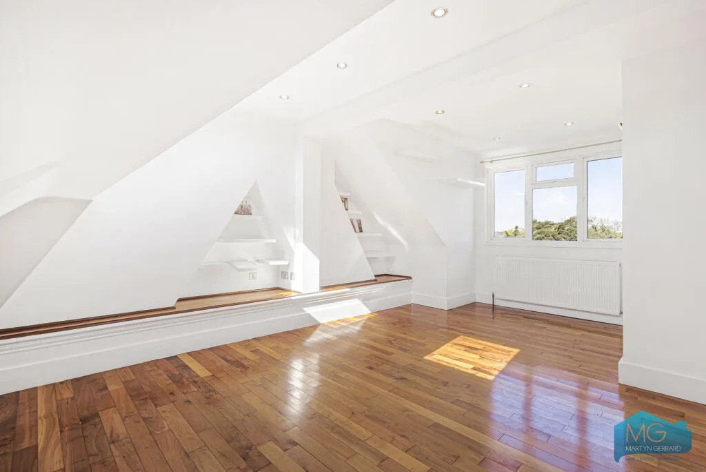 2 bedroom maisonette for rent