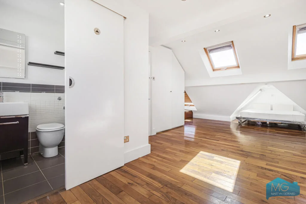 2 bedroom maisonette for rent