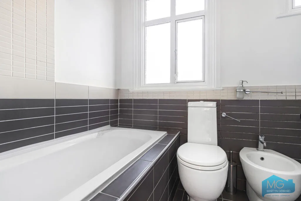 2 bedroom maisonette for rent