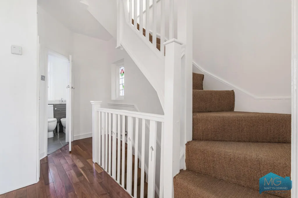 2 bedroom maisonette for rent
