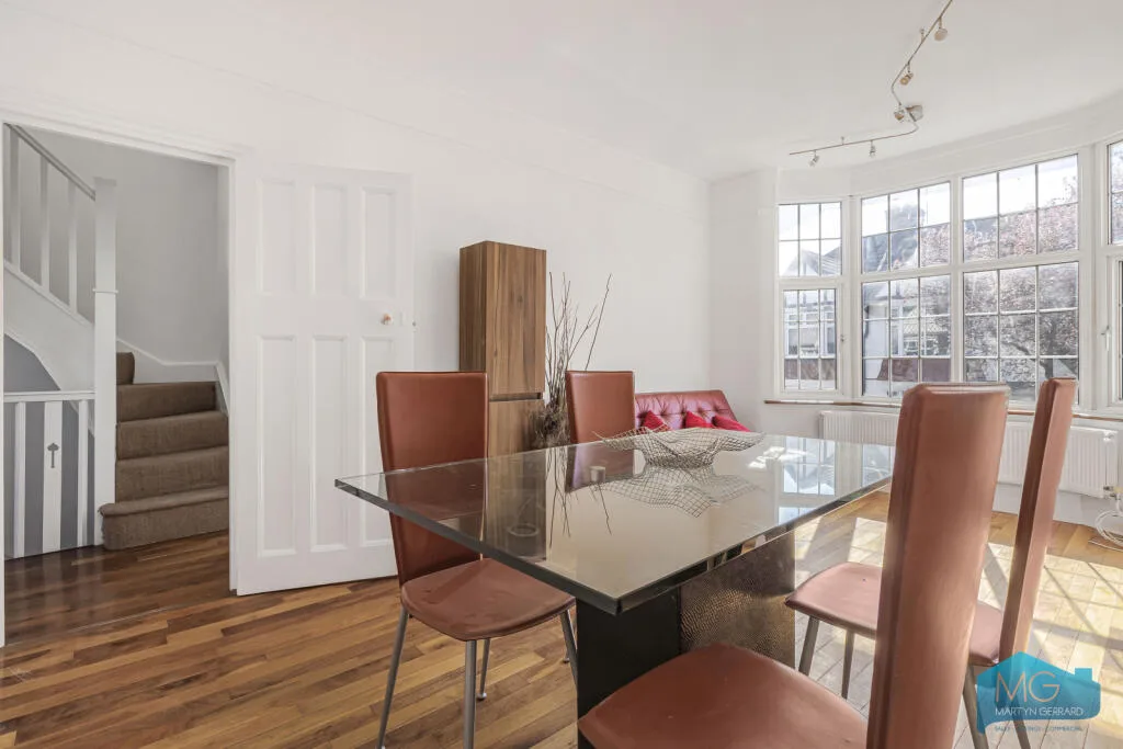 2 bedroom maisonette for rent