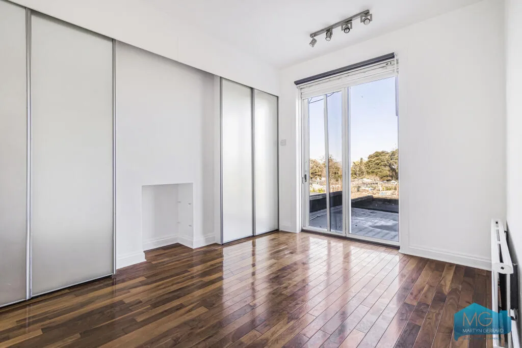 2 bedroom maisonette for rent