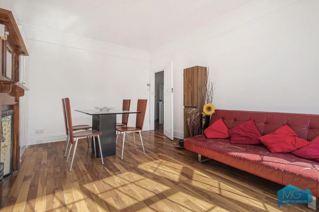 2 bedroom maisonette for rent