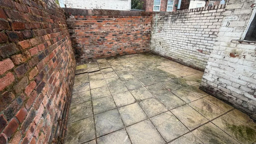 3 bedroom end of terrace house for rent