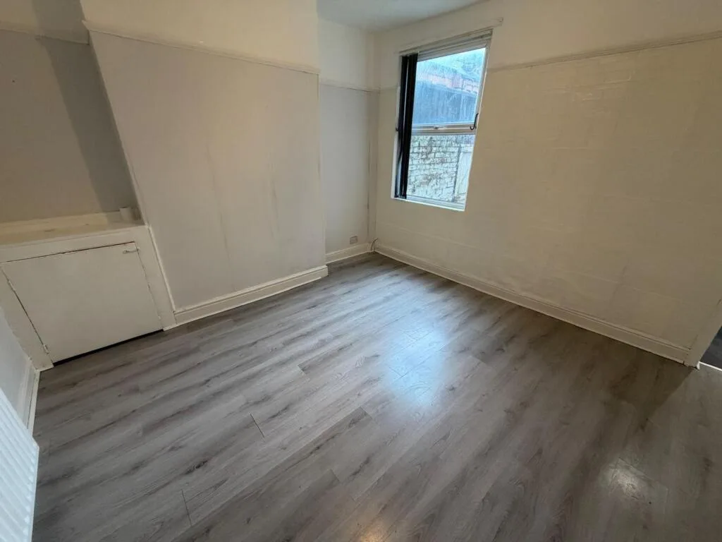 3 bedroom end of terrace house for rent