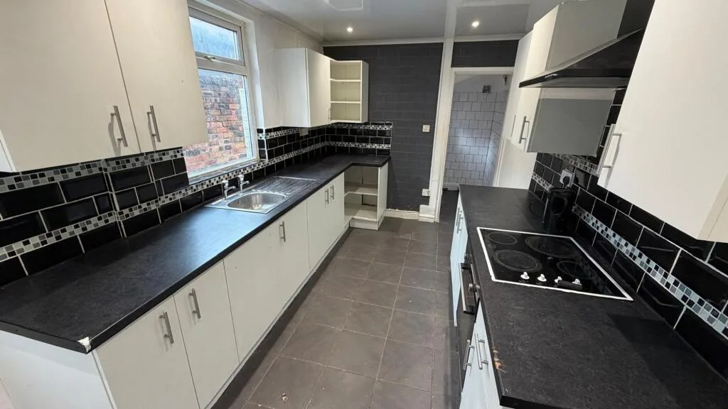 3 bedroom end of terrace house for rent