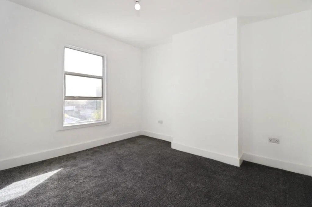 4 bedroom maisonette for rent