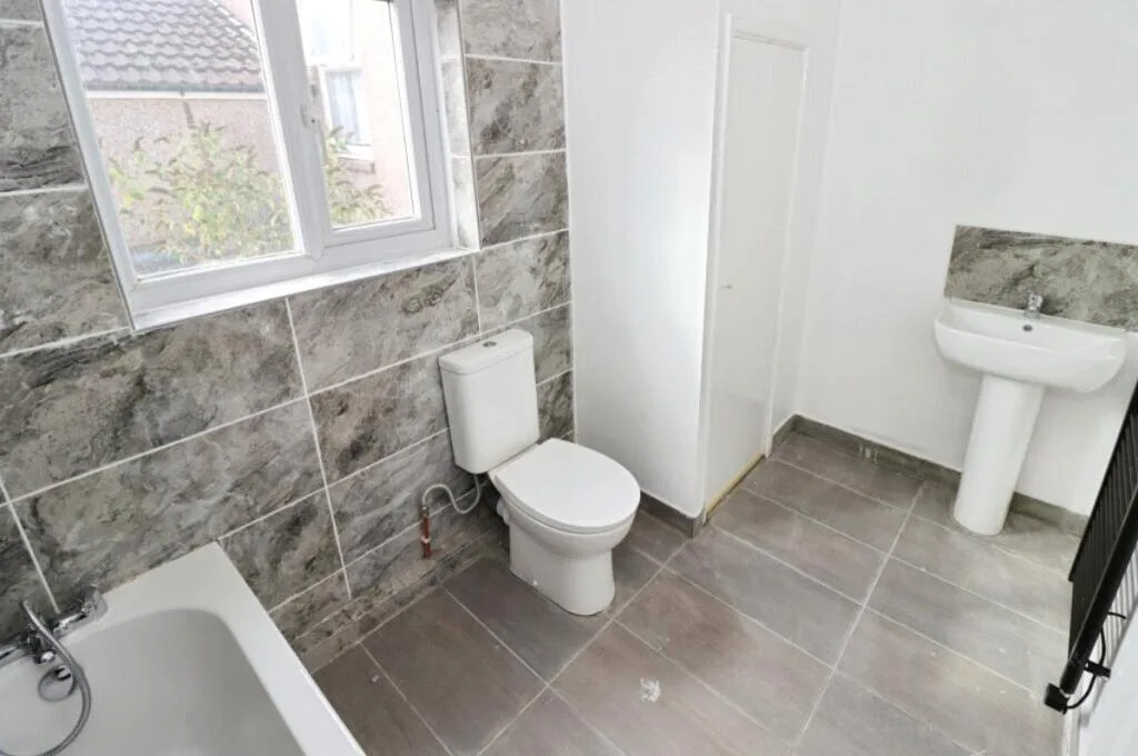 4 bedroom maisonette for rent