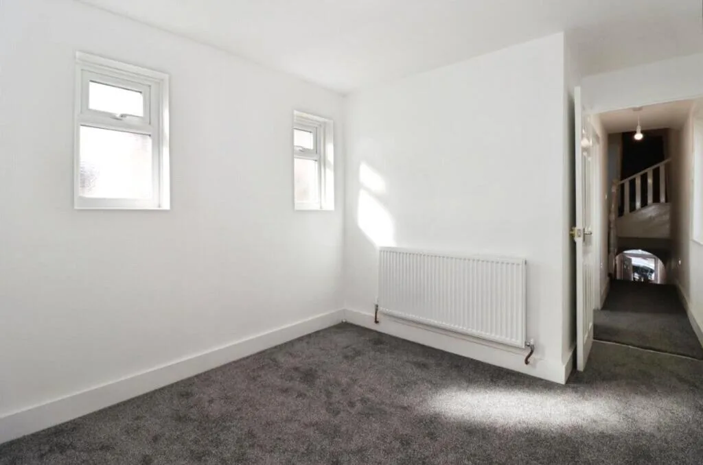 4 bedroom maisonette for rent