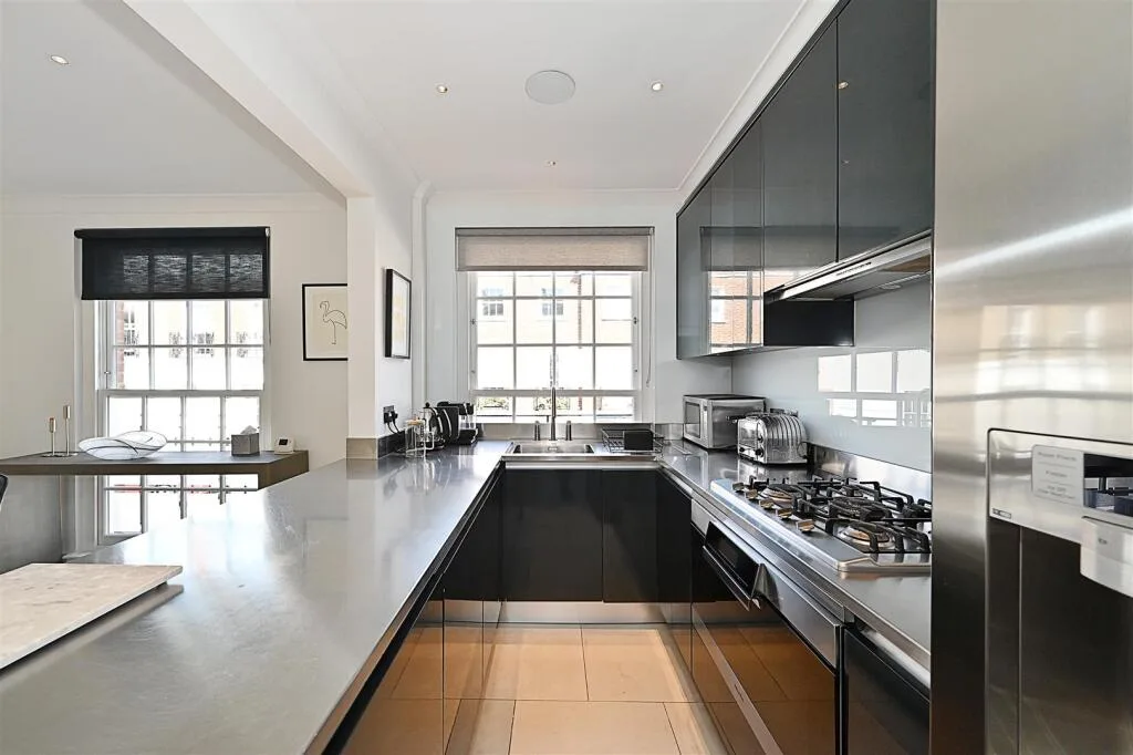 4 bedroom terraced house for rent