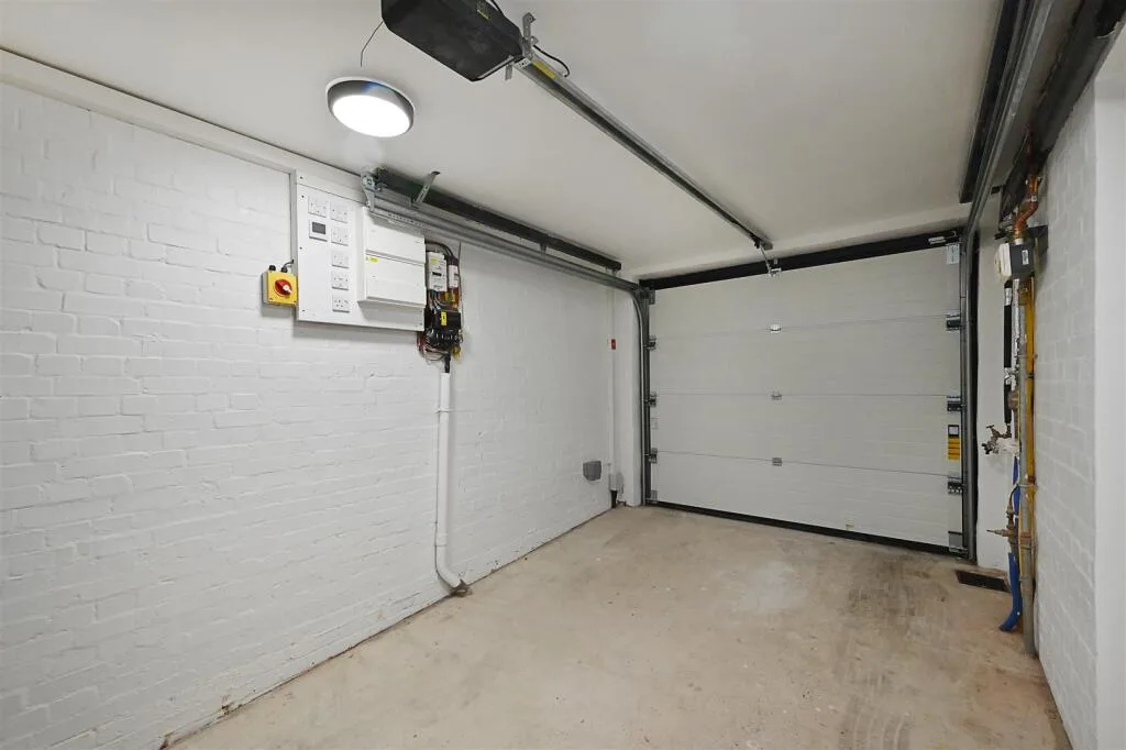 4 bedroom terraced house for rent