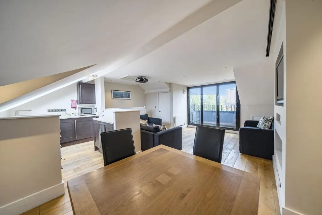 3 bedroom maisonette for rent