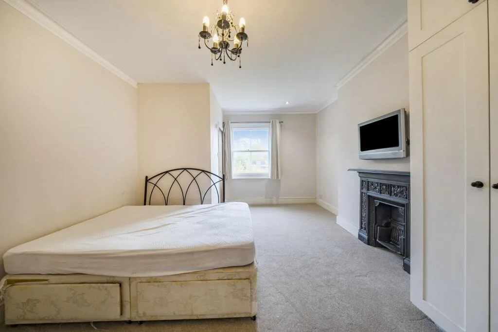 3 bedroom maisonette for rent