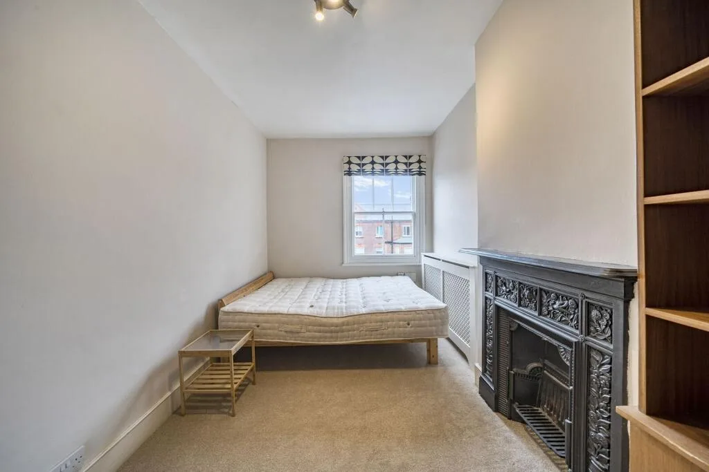 3 bedroom maisonette for rent