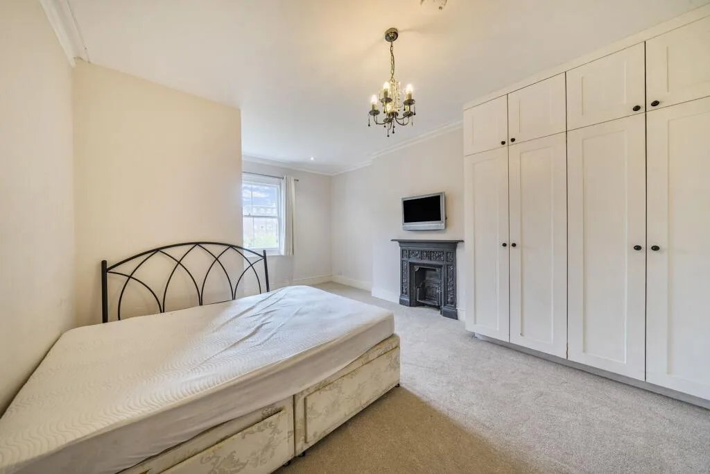 3 bedroom maisonette for rent