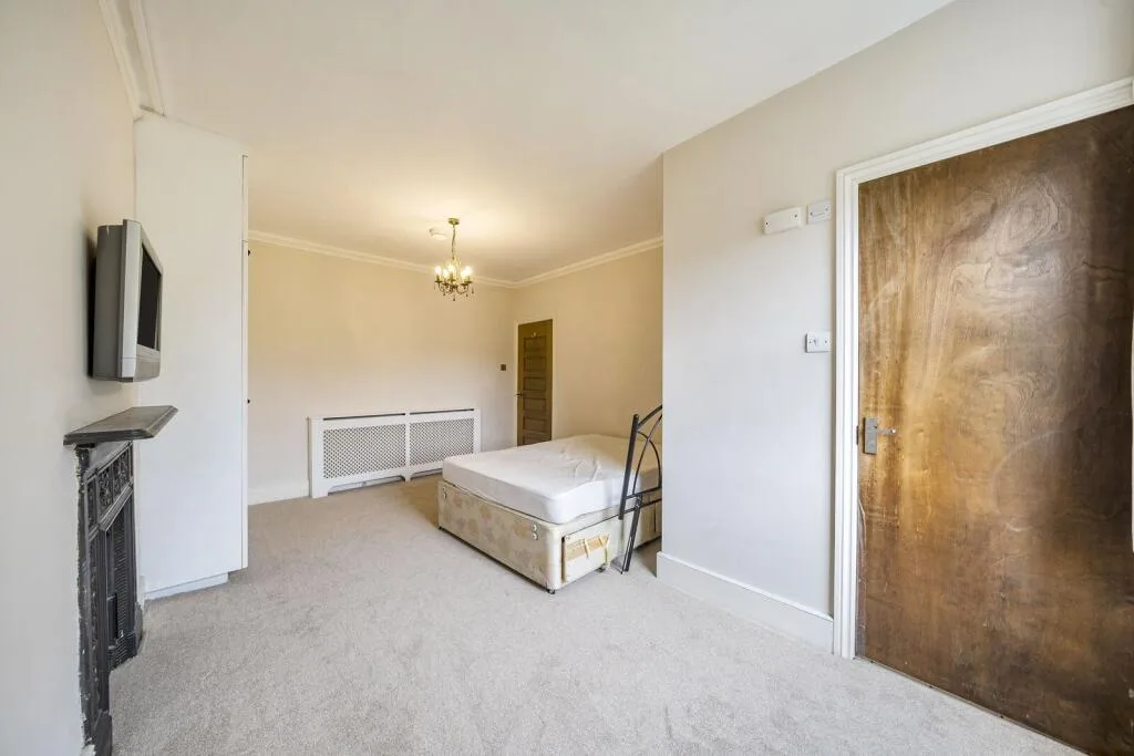 3 bedroom maisonette for rent