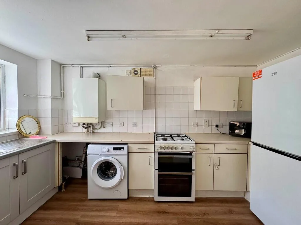 2 bedroom ground floor maisonette for rent