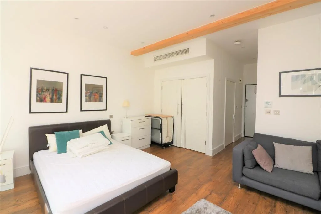 Studio apartment for rent