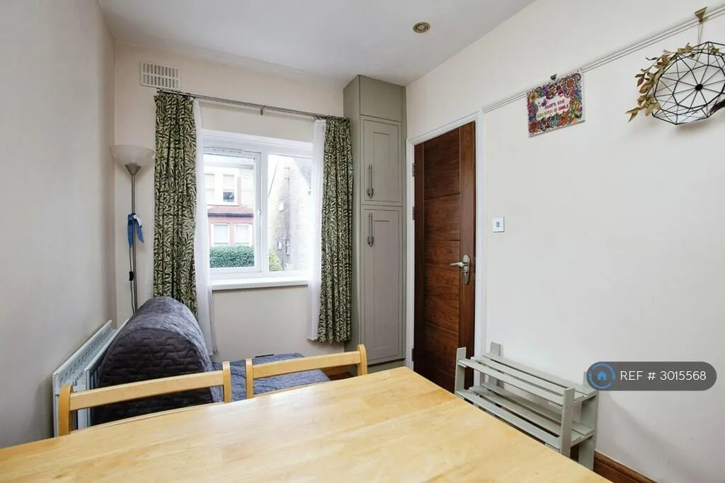 1 bedroom maisonette for rent