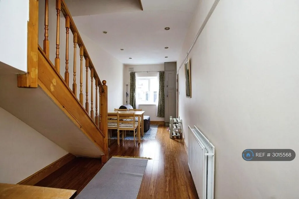 1 bedroom maisonette for rent