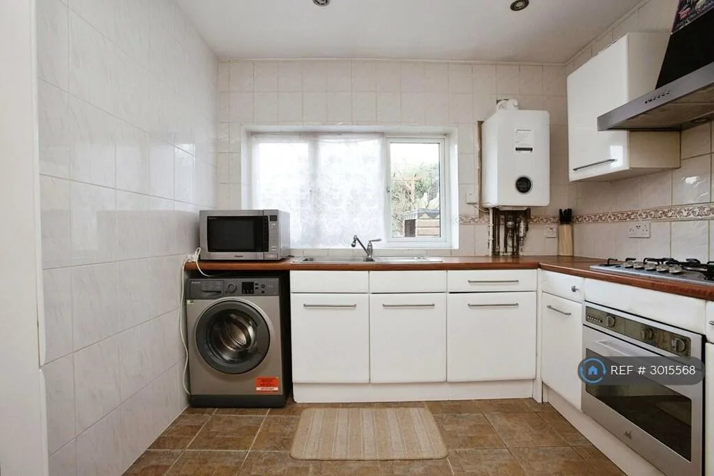 1 bedroom maisonette for rent